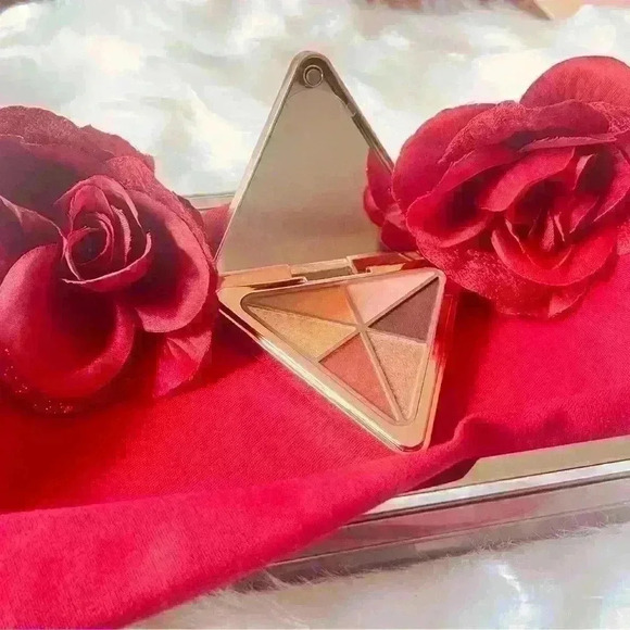 LYS Beauty's "Love Yourself" Eyeshadow Palette - Picture 3 of 4